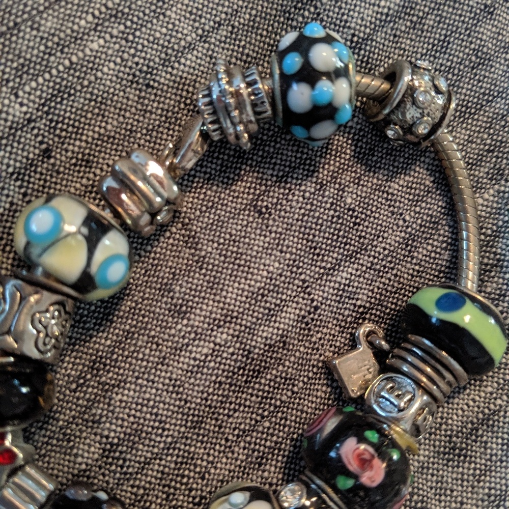 Bead bracelet - Picture 2 of 2